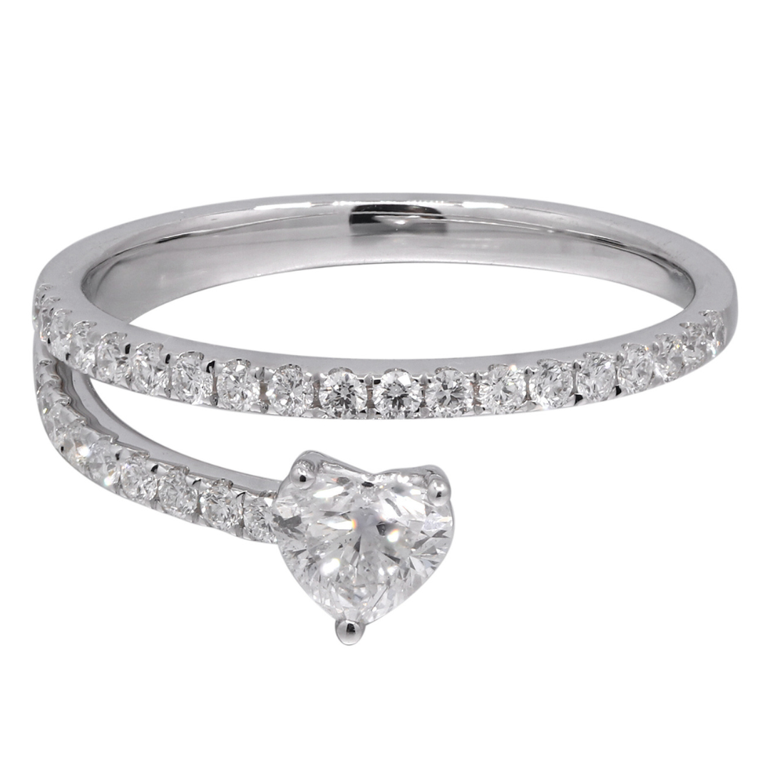 18K WHITE GOLD DIAMOND RING