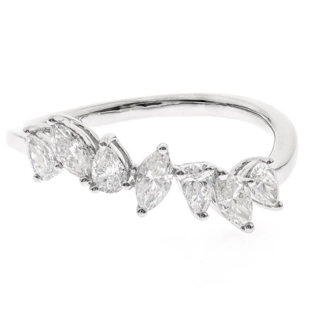 18K WHITE GOLD DIAMOND RING