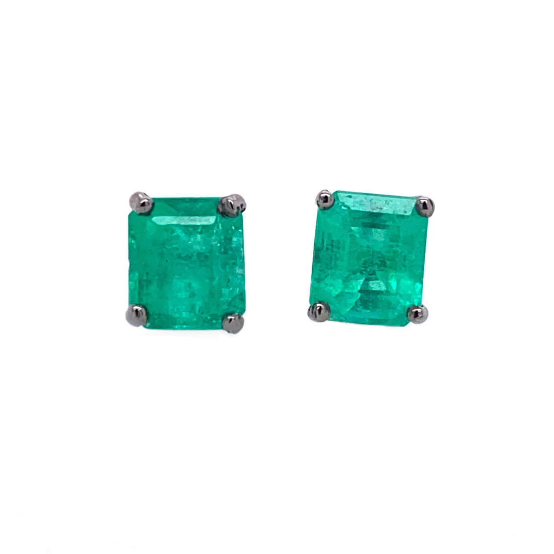 18K WHITE GOLD EMERALD EARRING