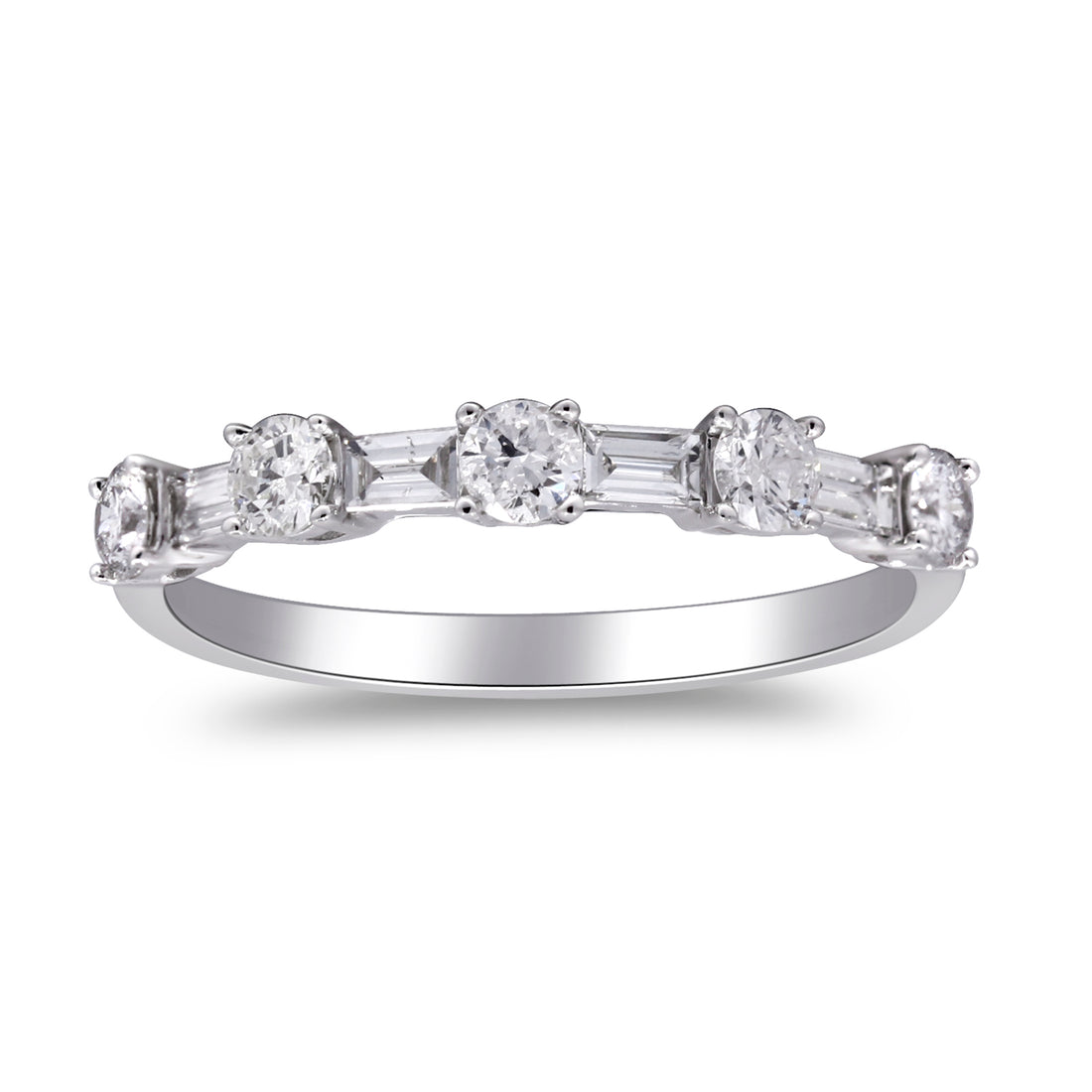 18K WHITE GOLD DIAMOND RING