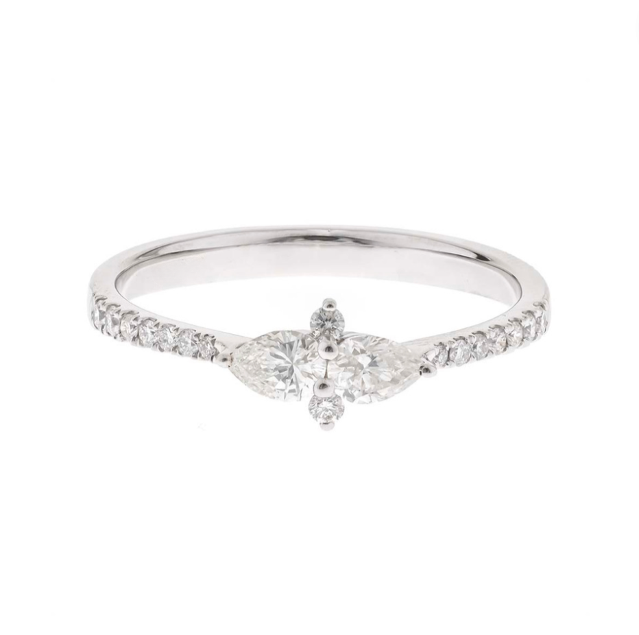 18K WHITE DIAMOND RING